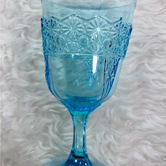 Blue Fluted Glass Wine Goblet 7.5x7.5x20.5cm main image 0